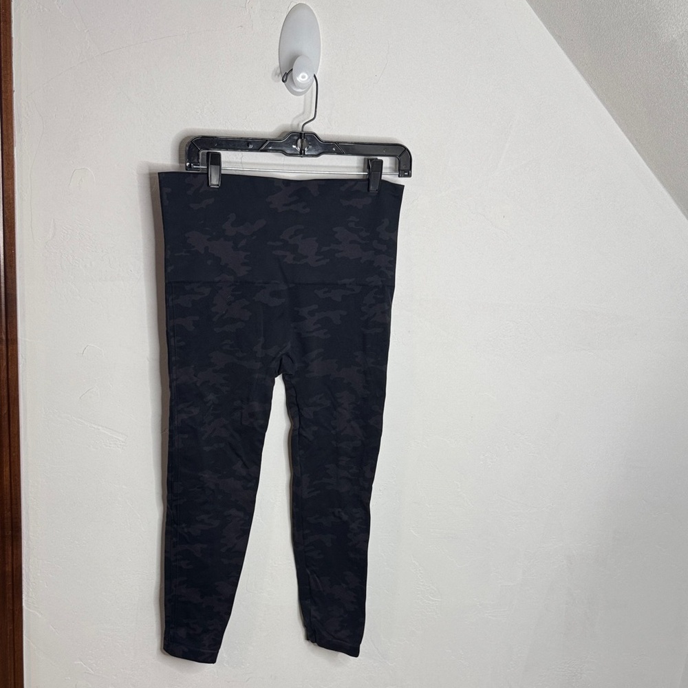 Spanx Black Camouflage Leggings Size 2x
